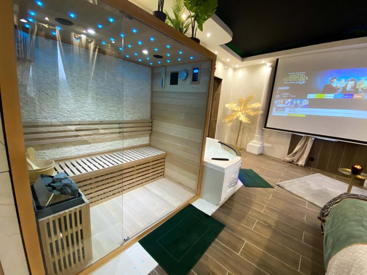Capsule Egypte - Jacuzzi - Sauna - Billard - Netflix & Cinema - Nintendo Switch & Jeu - * Crespin (Nord)