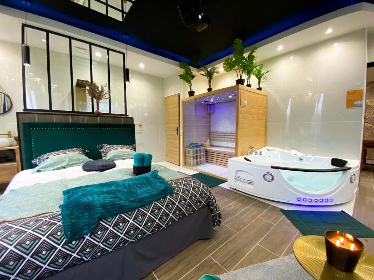 Capsule Egypte - Jacuzzi - Sauna - Billard - Netflix & Cinema - Nintendo Switch & Jeu - Crespin (Nord)