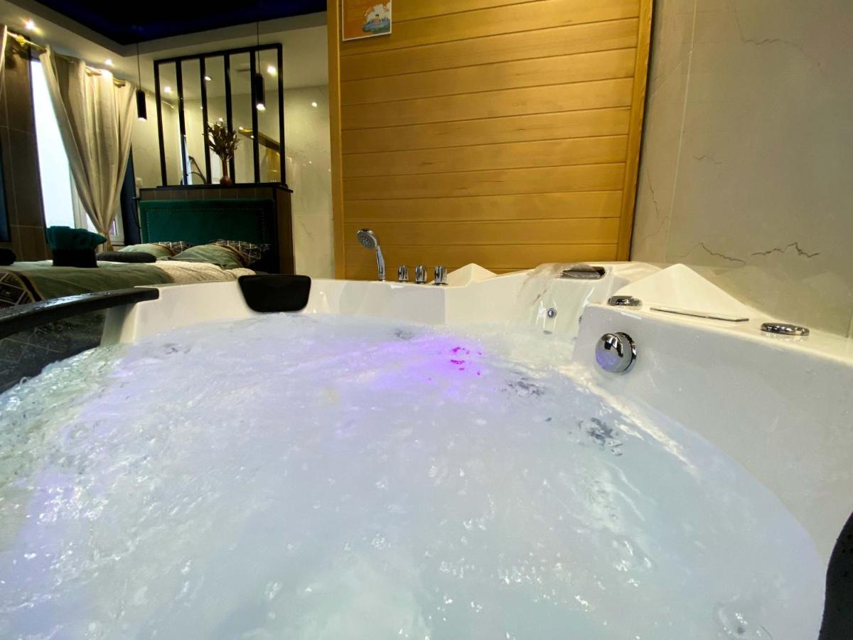 Apartment Capsule Egypte - Jacuzzi - Sauna - Billard - Netflix & Cinema - Nintendo Switch & Jeu -